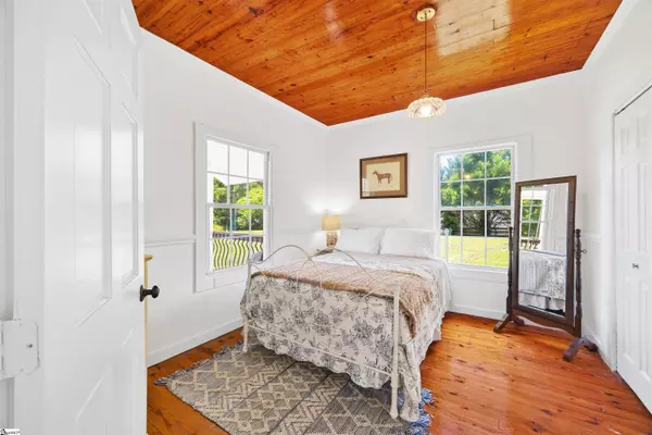 720 Highway 14, Landrum, SC 29356