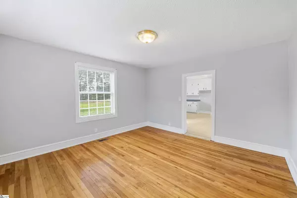 130 Old Locust Hill Road, Taylors, SC 29687