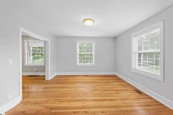 130 Old Locust Hill Road, Taylors, SC 29687