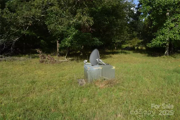 1302 W Melvin Hill RD, Columbus, NC 28722