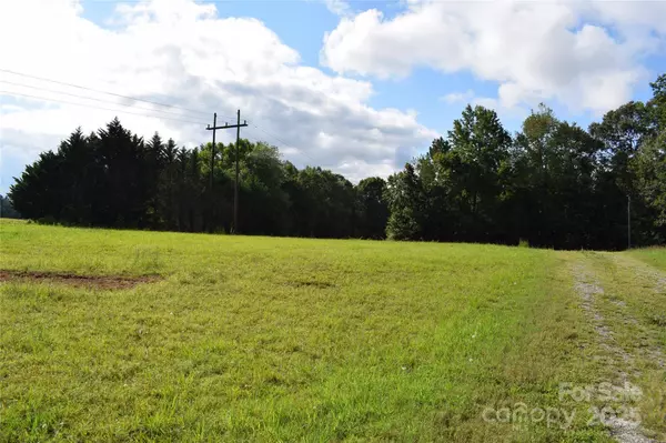 1302 W Melvin Hill RD, Columbus, NC 28722