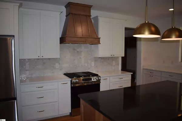 960 Johnson Road, Columbus, NC 28722