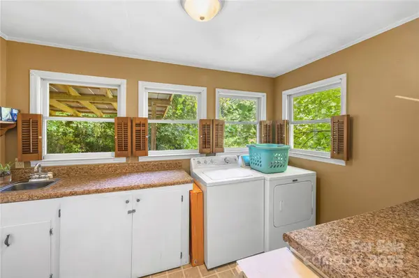 95 Blanton ST, Columbus, NC 28722