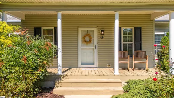 19 Lynnbrook Way, Columbus, NC 28722