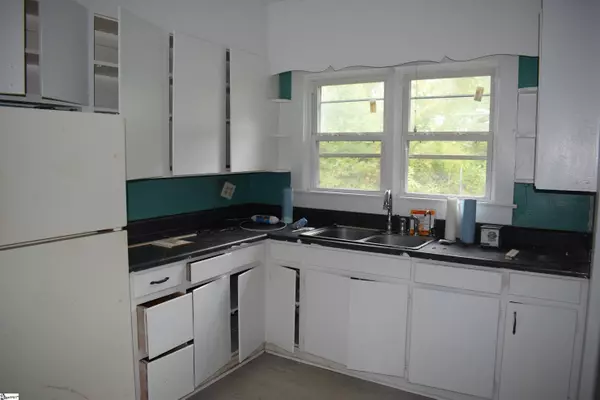 14 Littlefield Street, Inman, SC 29349