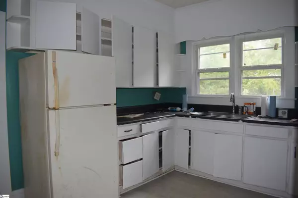 14 Littlefield Street, Inman, SC 29349