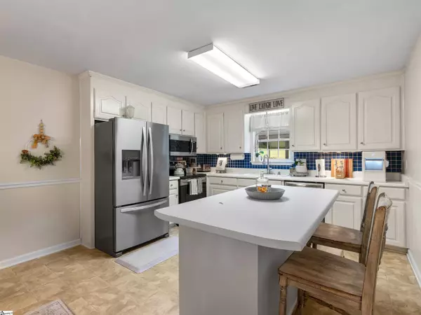 15990 Asheville Highway, Campobello, SC 29322