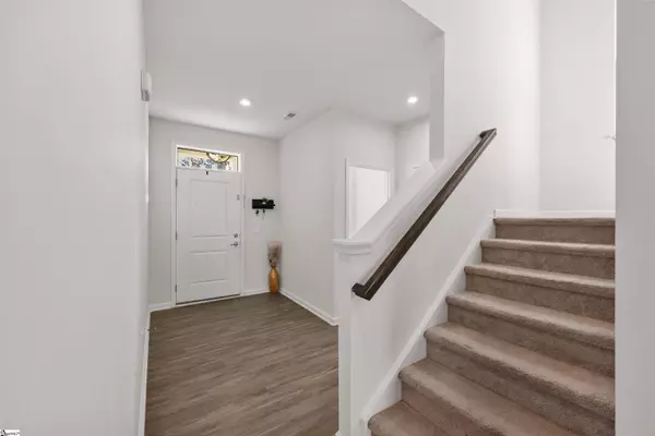 8 Wiltshire Circle, Easley, SC 29642