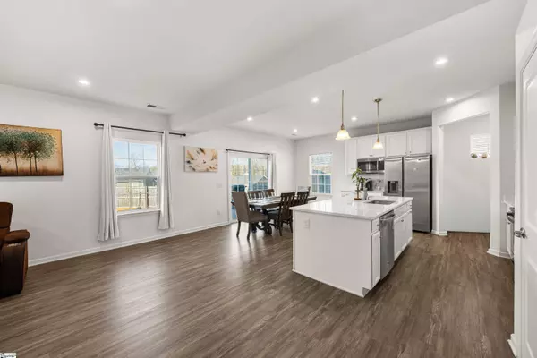 8 Wiltshire Circle, Easley, SC 29642