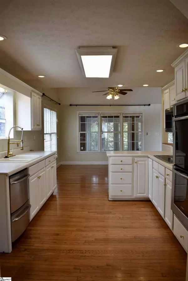 381 Royal Burgess Drive, Campobello, SC 29322