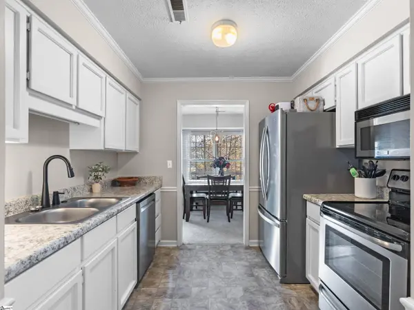 40 Wood Pointe Drive, Greenville, SC 29615