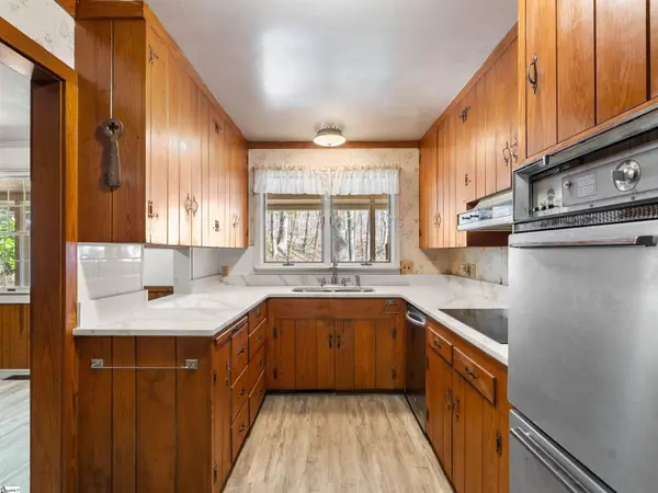 121 Hummingbird Lane, Columbus, NC 28722