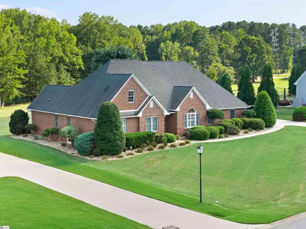 350 Royal Burgess Drive, Campobello, SC 29322