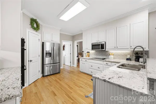 350 Royal Burgess DR, Campobello, SC 29322