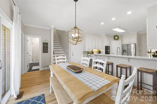 350 Royal Burgess DR, Campobello, SC 29322