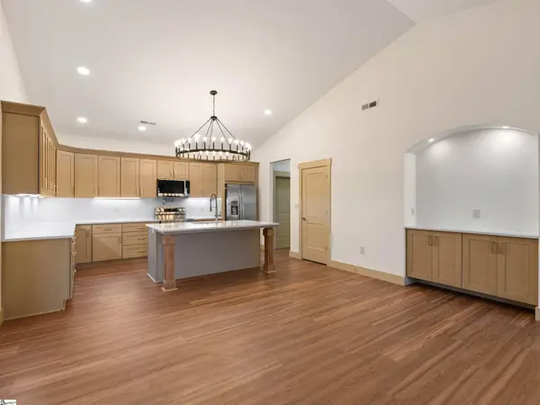 111 W 2nd Street, Williamston, SC 29697