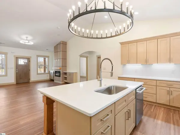111 W 2nd Street, Williamston, SC 29697