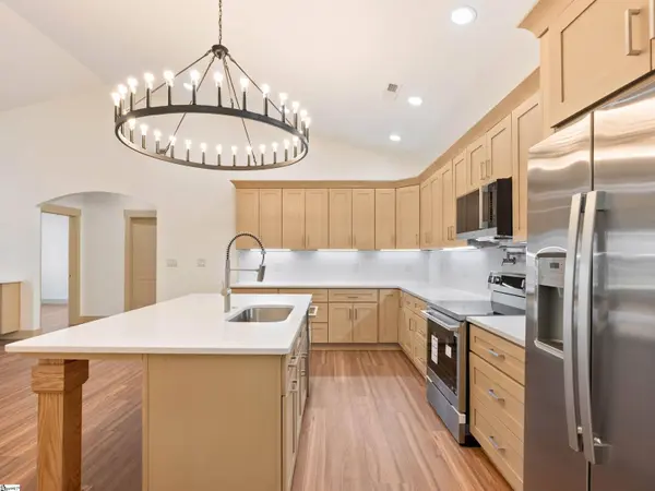 111 W 2nd Street, Williamston, SC 29697