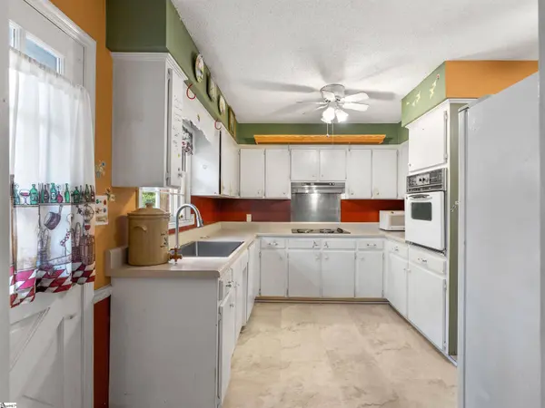 180 Johnnys Road, Inman, SC 29349