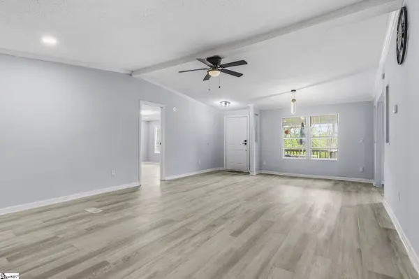 314 Green Oak Drive, Wellford, SC 29385