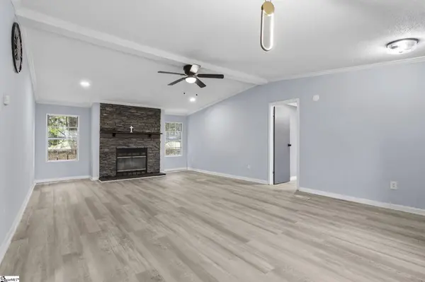 314 Green Oak Drive, Wellford, SC 29385