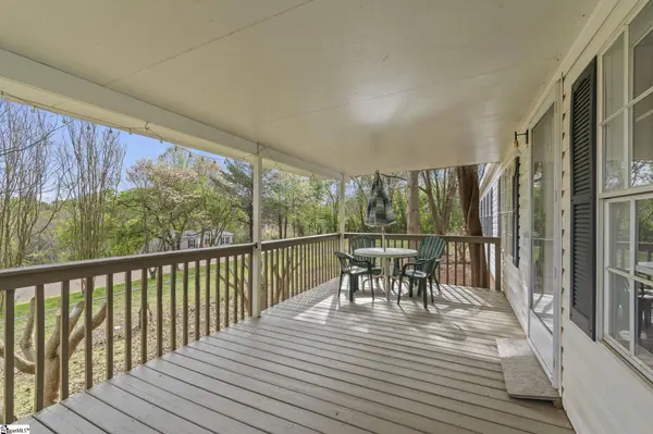 314 Green Oak Drive, Wellford, SC 29385