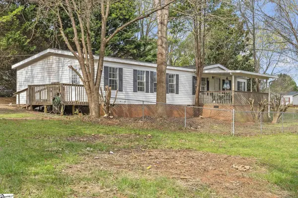 314 Green Oak Drive, Wellford, SC 29385