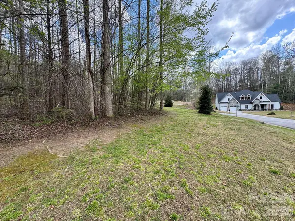 101 Autumn Leaves WAY, Marietta, SC 29661