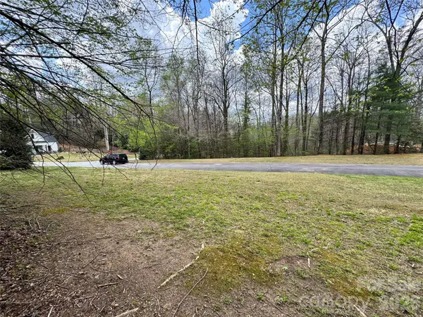 101 Autumn Leaves WAY, Marietta, SC 29661