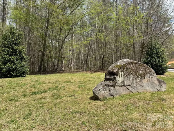 101 Autumn Leaves WAY, Marietta, SC 29661