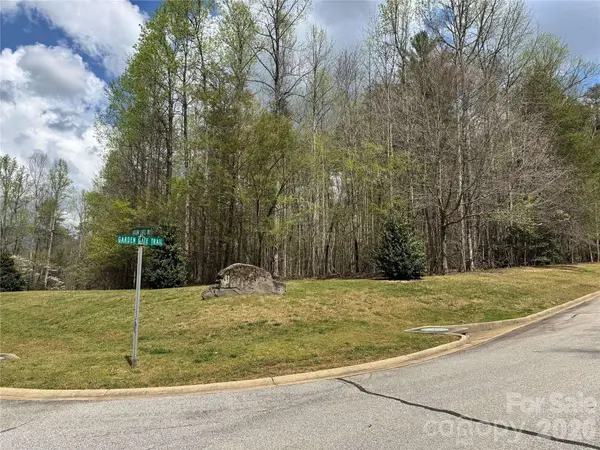 101 Autumn Leaves WAY, Marietta, SC 29661