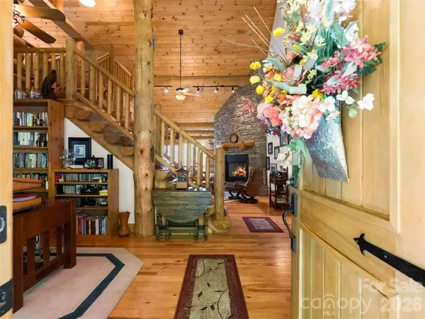 4004 Lake Adger Pkwy #32, Mill Spring, NC 28756
