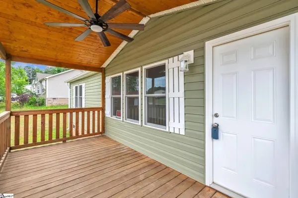 423 Valleybrook Lane, Greer, SC 29651