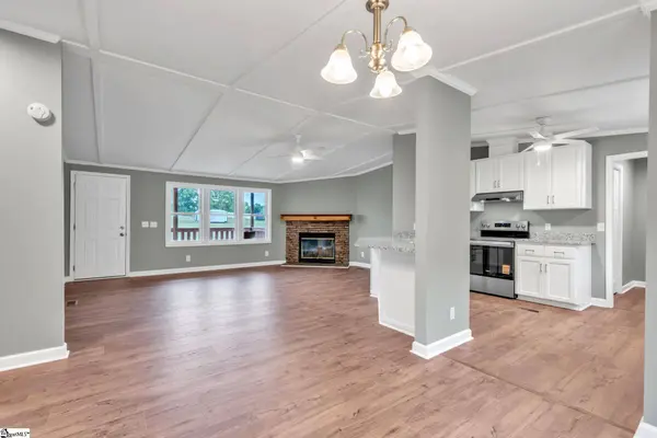 423 Valleybrook Lane, Greer, SC 29651