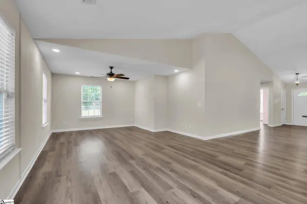 6 Spring Sky Court, Taylors, SC 29687