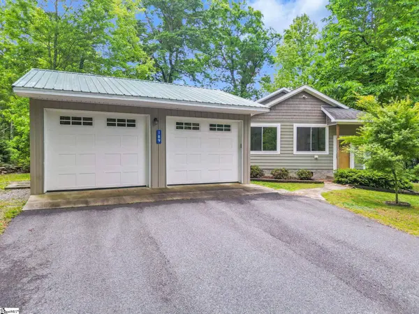 189 Friendly Circle, Saluda, NC 28773