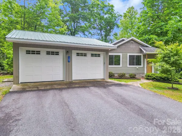 189 Friendly CIR, Saluda, NC 28773