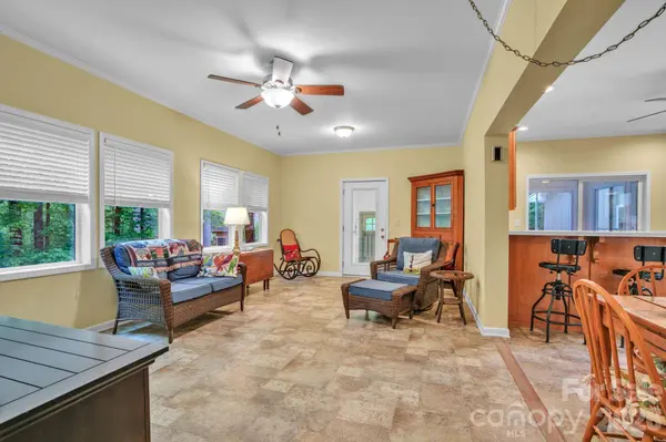 189 Friendly CIR, Saluda, NC 28773