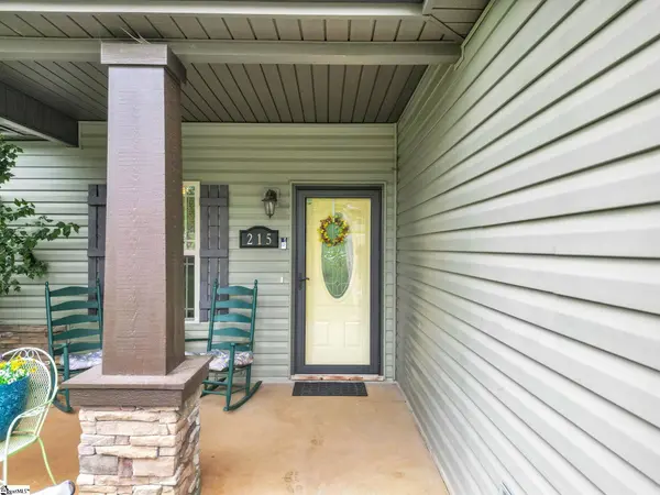 215 Cooleys Crest Lane, Inman, SC 29349