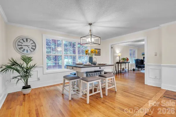 103 Forest AVE, Landrum, SC 29356