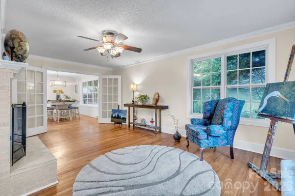 103 Forest AVE, Landrum, SC 29356