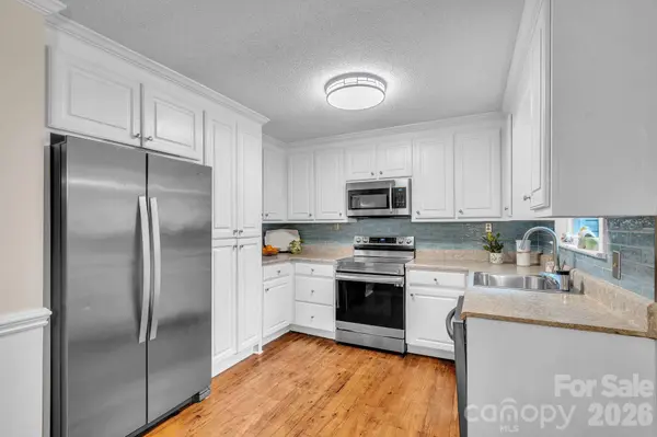 103 Forest AVE, Landrum, SC 29356