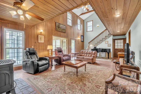 412 Smith RD, Landrum, SC 29356