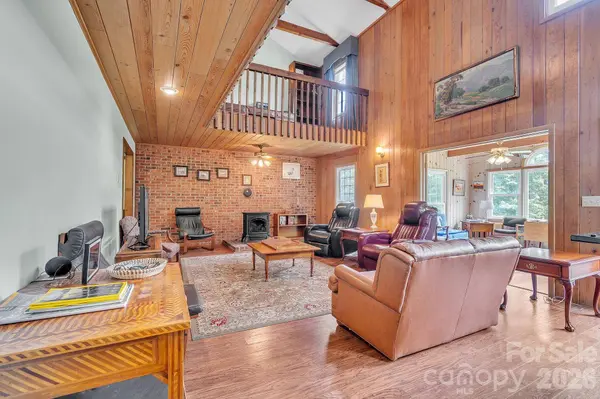 412 Smith RD, Landrum, SC 29356