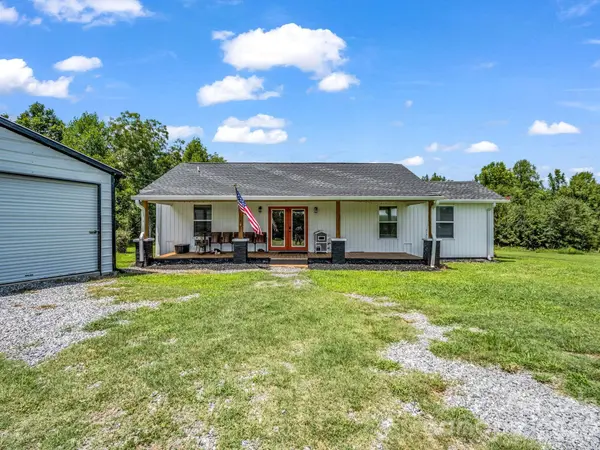 605 Hollis RD