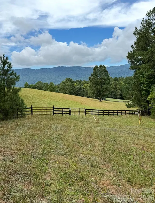 0 River Park LN, Mill Spring, NC 28756