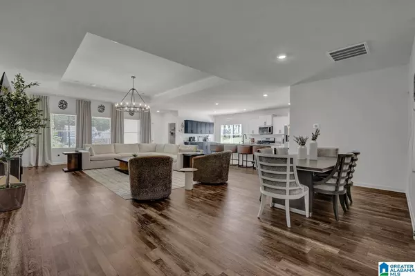 181 HALIFAX LANE, Chelsea, AL 35043