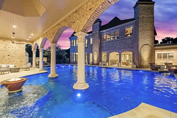 5246 Greystone Way Resort Style Pool