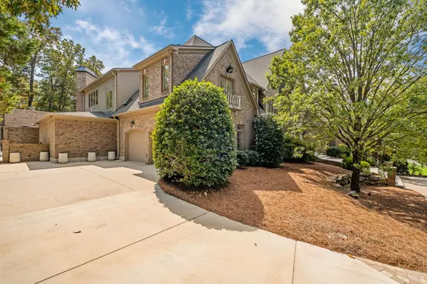 5246 Greystone Way Exterior