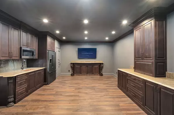 5246 Greystone Way Golf Studio